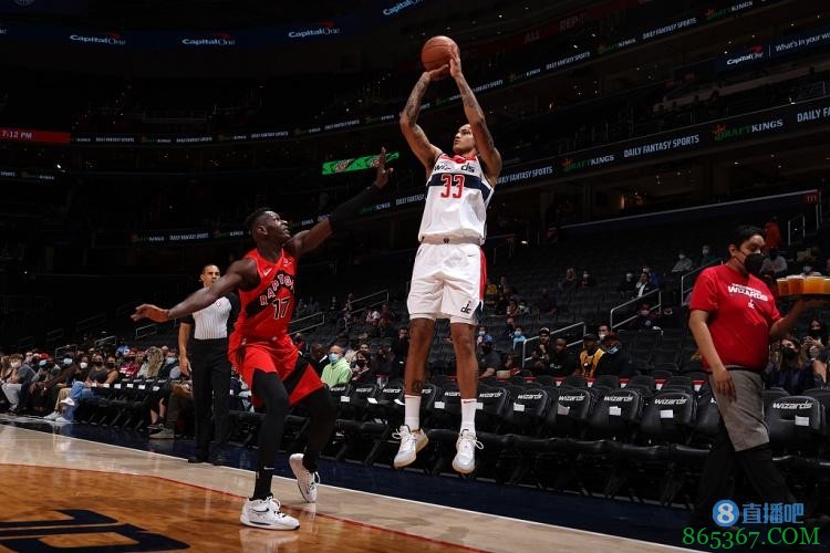 库兹马谈搭档比尔&丁威迪：曾跟詹眉打球让我更适应