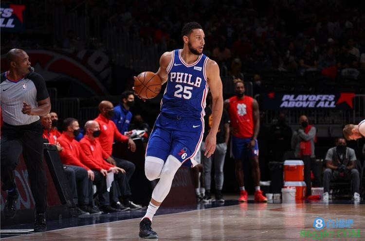 名记:本西已和主帅、管理层会面 最早周六才有资格参加球队活动