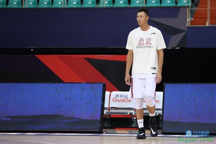 王者归来!易建联开场三分半钟4投4中个人连得10分!