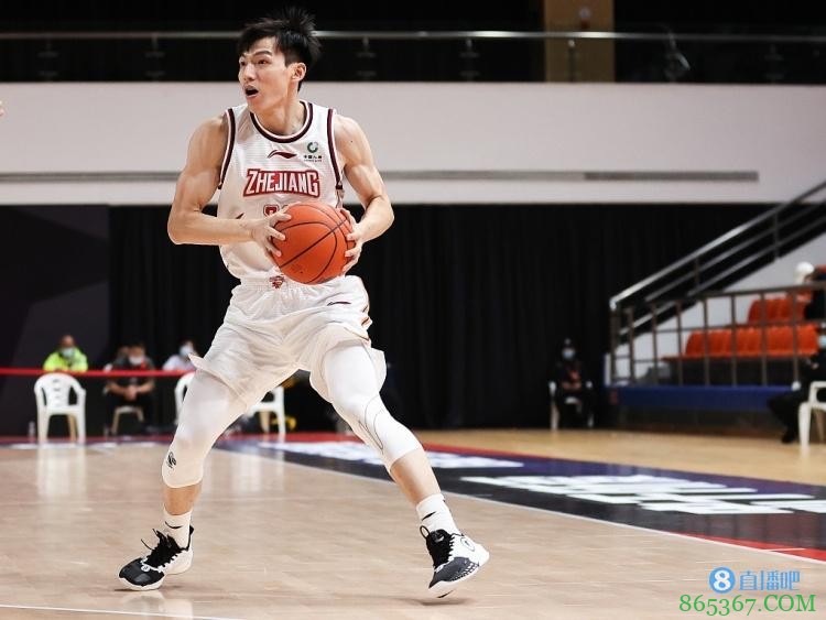 ?吴前：我自己一直有在调整 余嘉豪还有很大的进步空间