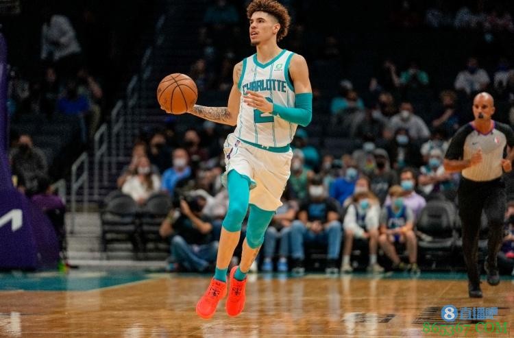 三球引领黄蜂轰出24-0超级进攻高潮 反超步行者