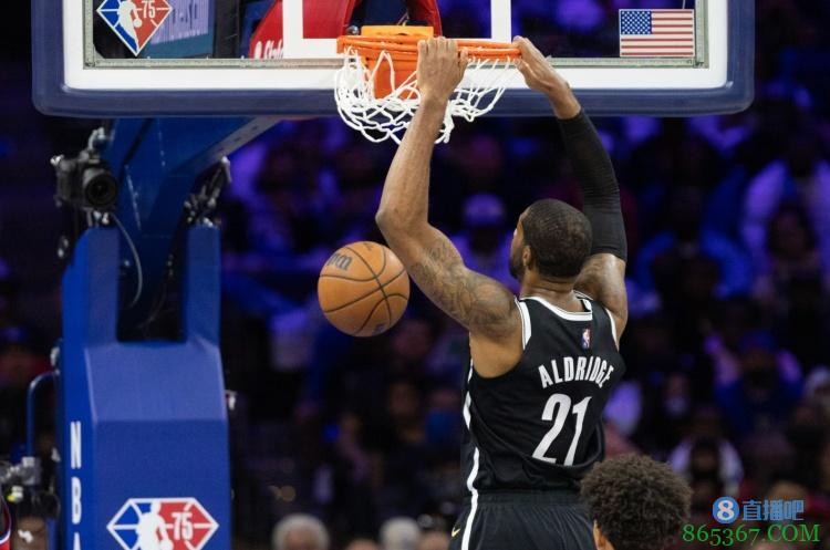 阿德:当今中投被认为是一种糟糕的投篮方式 但我靠它得了19000分
