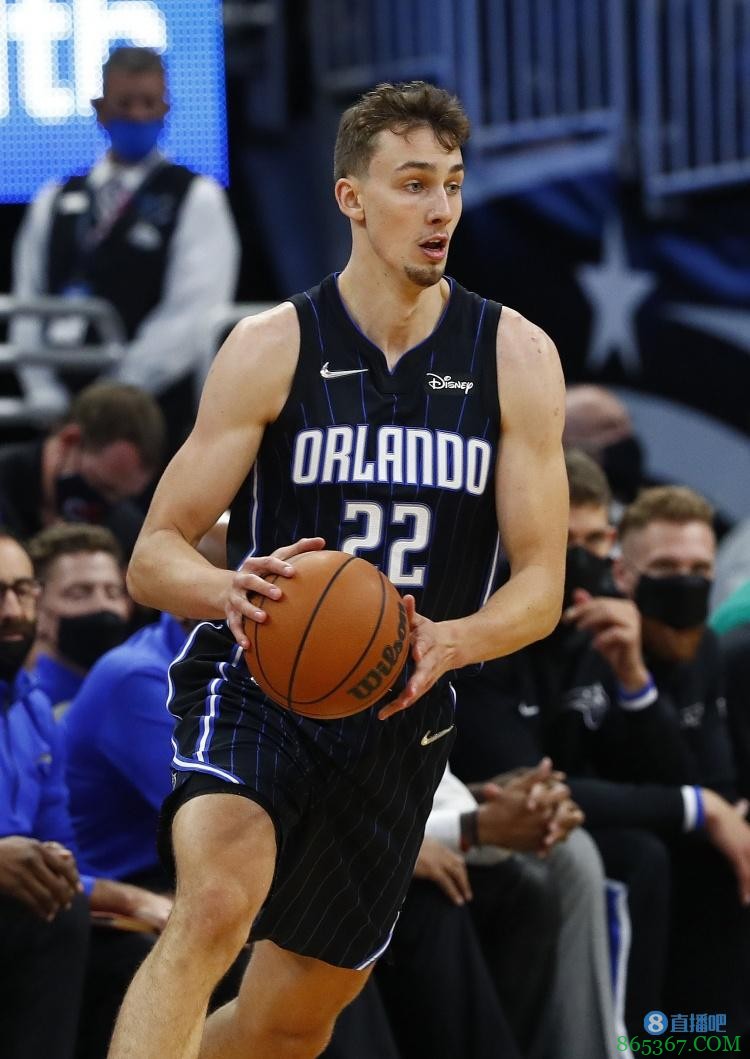 【今日菜鸟观察】六号秀基迪18+10两双率队击败湖人