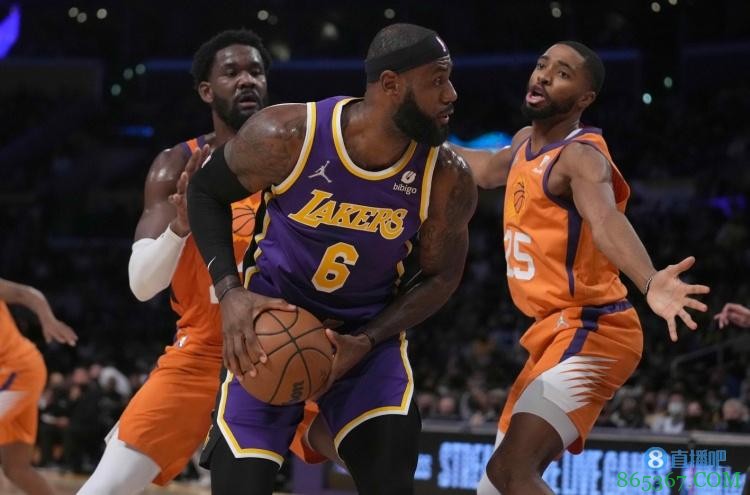魔术师42年未见湖人替补席如此吵起来，这队伍詹姆斯不好带啊