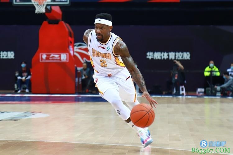 费尔德砍下20分13板15助 率队力克辽宁