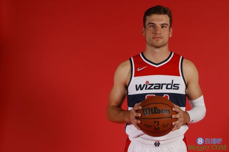 【今日菜鸟观察】六号秀基迪18+10两双率队击败湖人