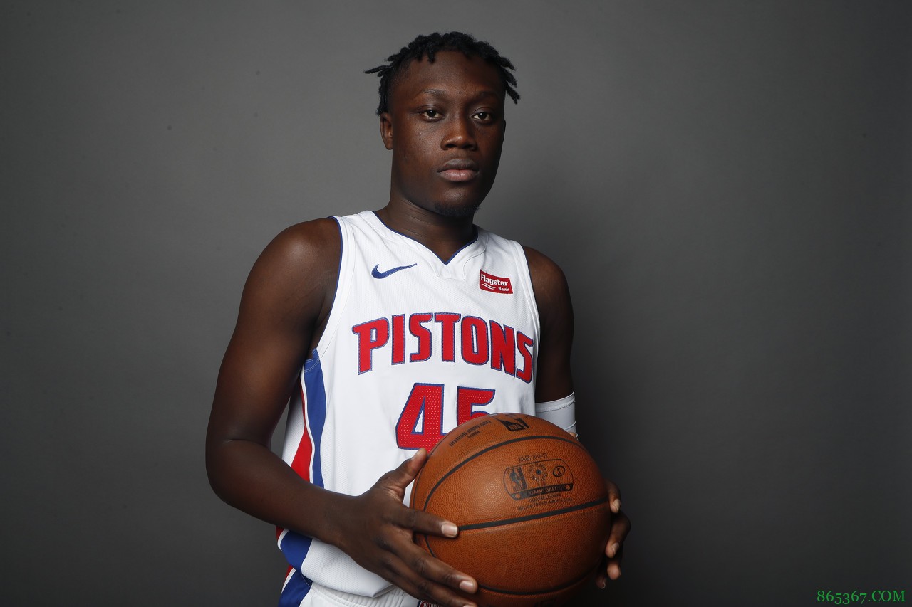 篮网新获得370万交易特例 火箭拿哈登交易产生的特例吃下敦布亚