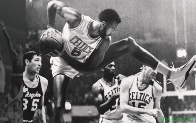 ?打破时空壁！NBA花絮图集：现役球星变装复刻名宿经典镜头