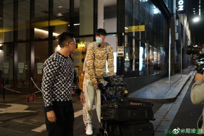 周琦提前解除隔离 明天开始加入凤凰队备战季前赛