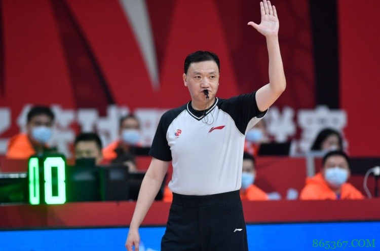 澎湃新闻：从郭艾伦被驱逐到裁判作弊 CBA公信力还剩多少？