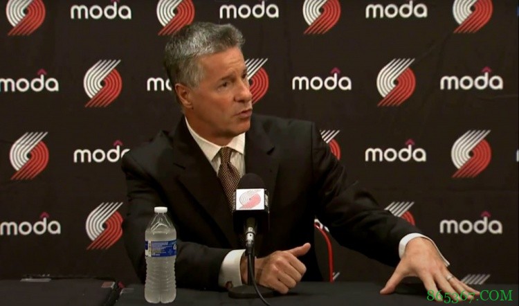 开拓者记者：奥尔希脾气暴躁常把我骂哭 但他也会给流浪汉食物