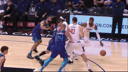 剧本拿反了？祖巴茨单臂隔扣布里奇斯