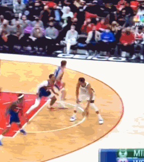 加福德谈大帽字母哥：不想成背景帝 要拿出大个子应有的防守