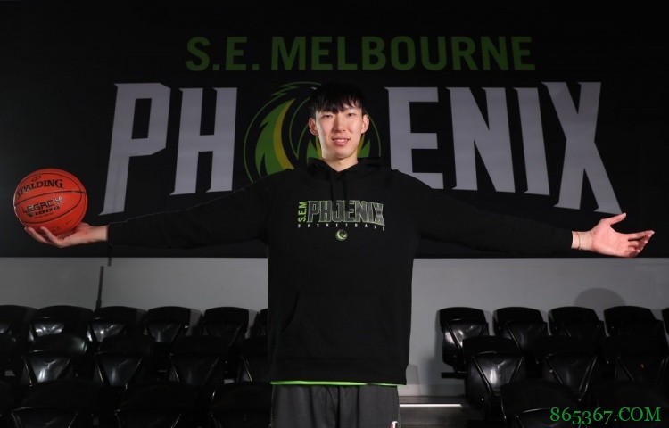 NBL官推周琦张开双臂图：周琦的翅膀