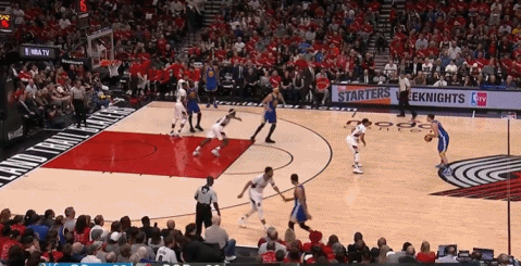 弹跳能力Max！勇士给小佩顿的空接战术 从前是由麦基来完成