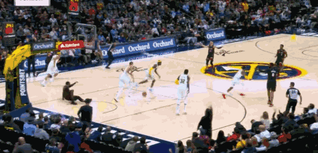 冲突！大莫故意撞约基奇 约基奇报复将大莫撞飞 双双被驱逐