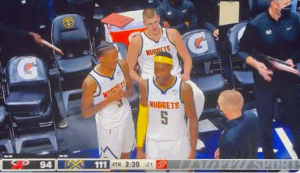 赛后更衣室氛围？斯波：大家在场上的反应胜过万语千言