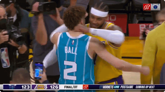 两个melo!安东尼赛后与三球拥抱交流?