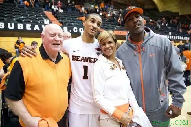 大器晚成的“小”佩顿，又被勇士捡到了