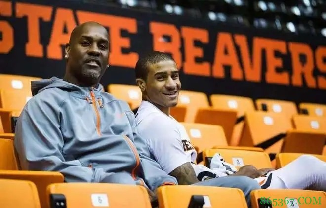 大器晚成的“小”佩顿，又被勇士捡到了