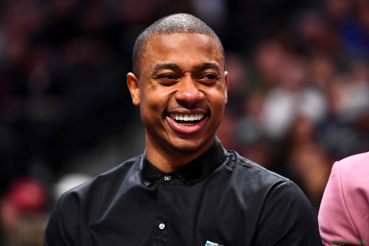 小托马斯：休赛期试训了三支球队 差点就可以与其中一支签约