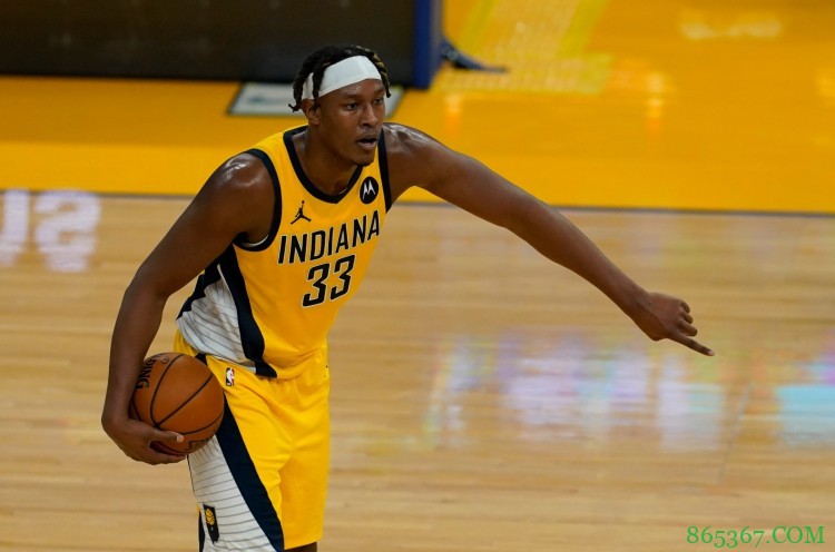 卡莱尔:特纳攻防两端出色 他现在的竞技水平很高