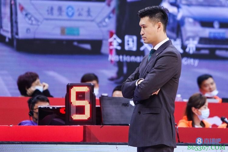 霍楠发博肯定球队表现:结果固然苦涩 但过程更有价值