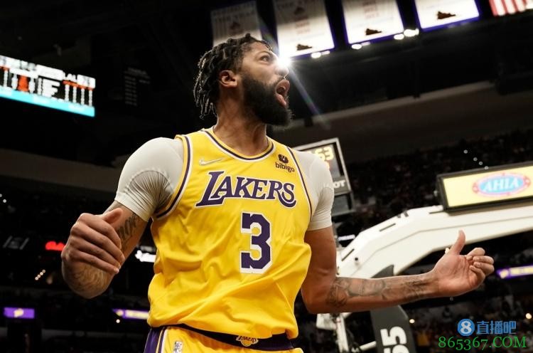 沃格尔:浓眉胃疼好多了但是感冒了 今晚大概率出战