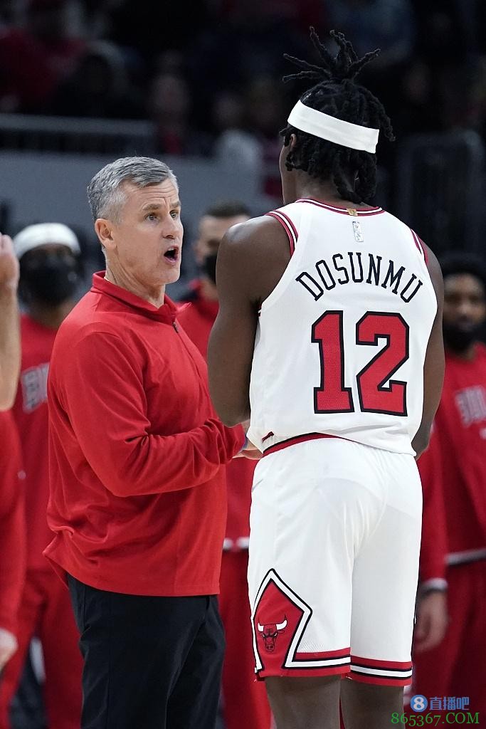 【今日菜鸟观察】杰伦-格林9+2+2 湖人里夫斯10+6+3