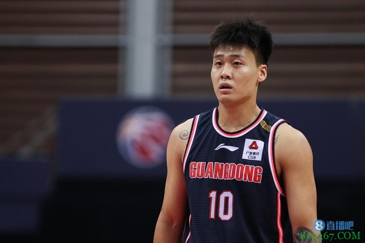 4中4！赵睿得到10分6篮板12助攻 但另有9次失误