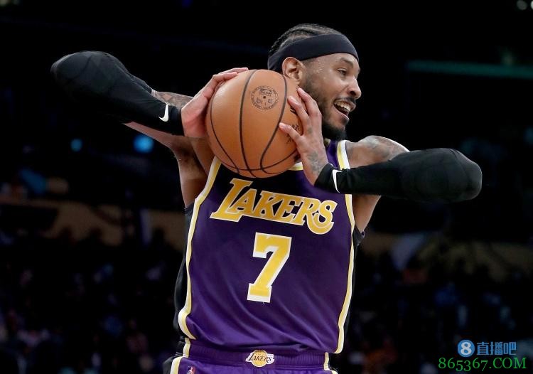 浓眉谈甜瓜几年前无球可打：令人震惊 他还能贡献很多给球队