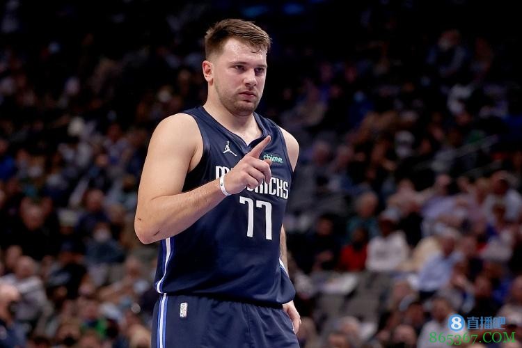 东契奇全场21投10中得到25分5板5助1断1帽5失误