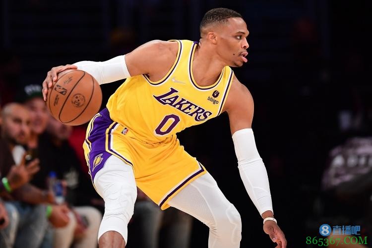 威少谈被裁判吹技犯:我又不是他儿子 他凭什么冲我大喊大叫