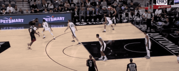 碰瓷≠罚球了！潮水退去 被逼裸泳的哈登要跌落神坛了？