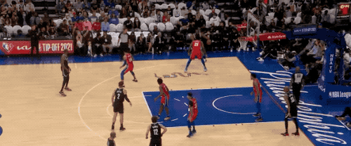 碰瓷≠罚球了！潮水退去 被逼裸泳的哈登要跌落神坛了？