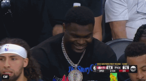 看开心了！鹈鹕第三节打出小高潮分差追至个位数 锡安场边憨笑