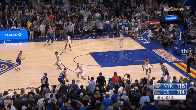 克莱反问记者是否喜欢最后一投 记者:喜欢 克莱:谢谢你