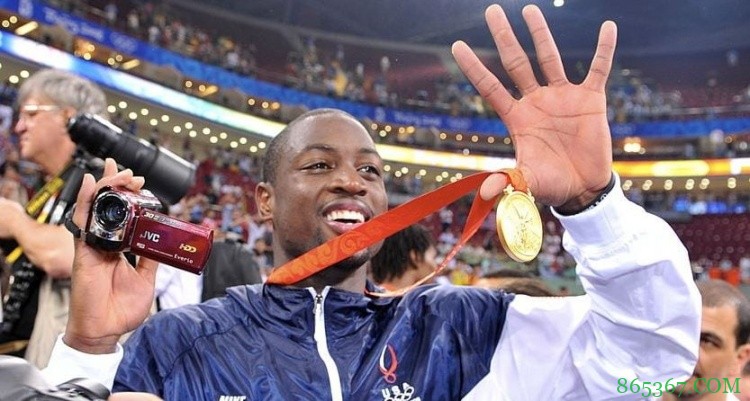 回顾老K教练美国男篮生涯(下)：用何种妙计征服科比和詹姆斯？