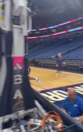 A-史密斯:锡安赛前热身让我想呕? 整年没打还搁那儿秀扣篮