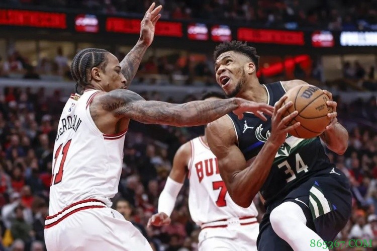 苏群NBA东部季后赛首轮预测:篮网4-2绿军 76人2-4猛龙