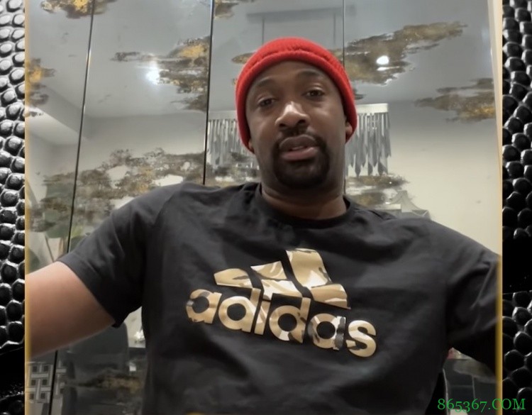 阿里纳斯谈MVP候选人：垃圾 非要选就是恩比德 布克落选令人尴尬