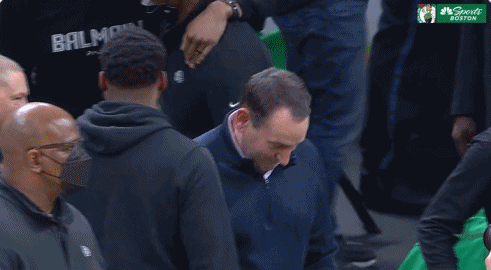 重量级观众！NCAA传奇教头老K教练今日现场观战绿军VS篮网