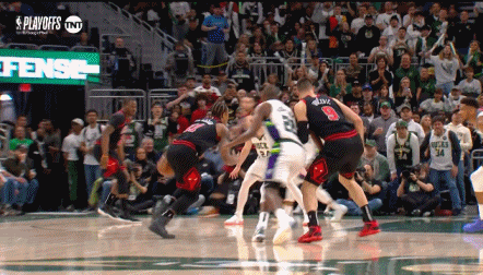 德罗赞后仰抛投 字母哥擎天一柱左手扇飞?️