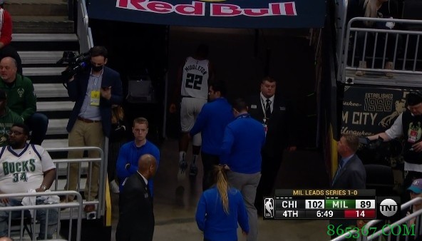 Shams：米德尔顿左膝内侧副韧带扭伤