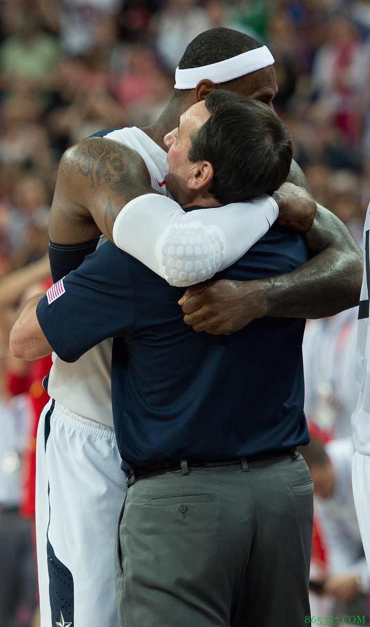 降服詹姆斯、更衣室舞刀、军人转行......“暴君”老K正式退休