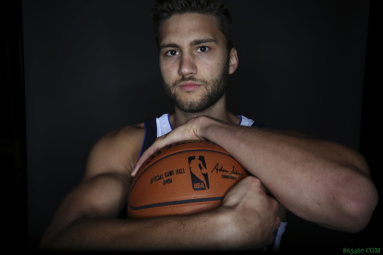 克莱伯谈赢球:整支球队都团结起来 东契奇倒下后其他人要站出来