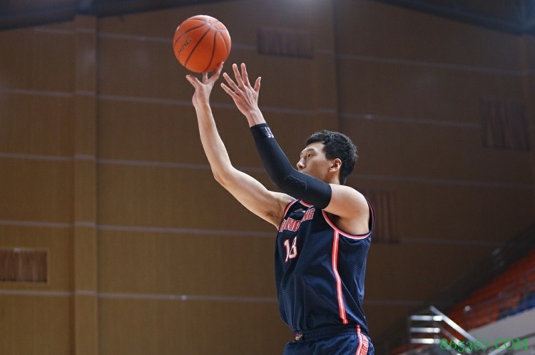 辽粤G2述评：莫兰德制霸攻防 恐怖的绝对天赋