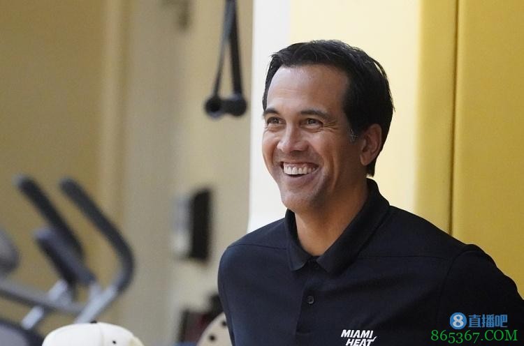 库兹马发推:热火能找到你并且提升你 詹姆斯转发:这是事实!!