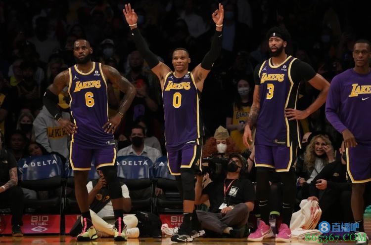 霍华德：浓眉很多受伤都是因为意外 360组合能奏效但需要时间