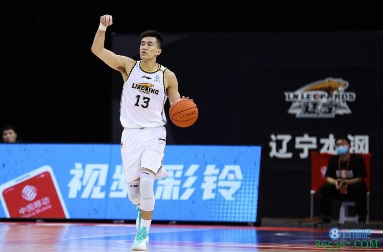 郭艾伦生涯得分8000+&助攻2000+ CBA本土球员继刘炜后第2人